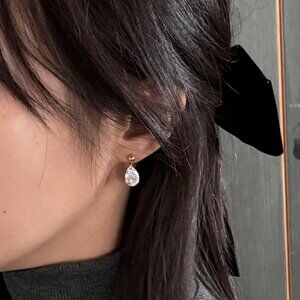 Crystal Drop Earrings • 24k Gold Plated • Hypoallergenic